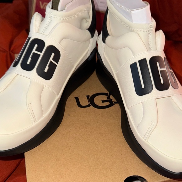 UGG Cream Slip-On Sneakers with Black Logo - Picture 5 of 9